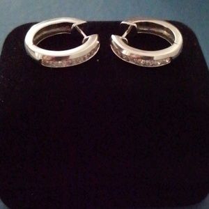 14k white gold with diamonds earrings